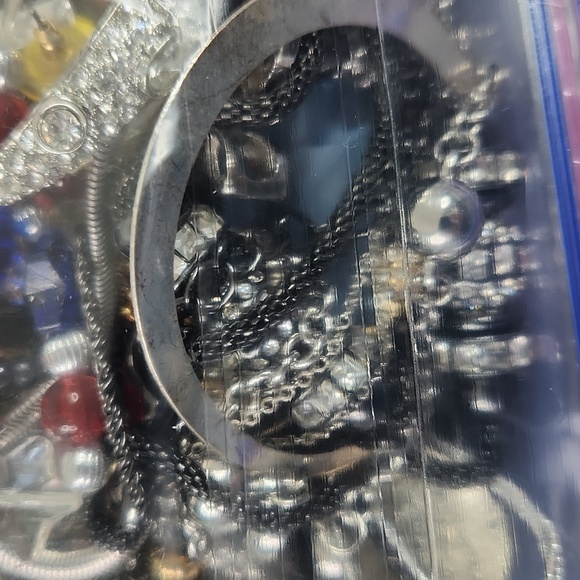 4lb Mystery Craft Broken Jewelry Loose Beads Lot PRICE FIRM - CANNOT BE BUNDLED - Picture 5 of 8